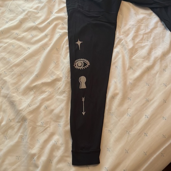 Key St. Long Sleeve T-Shirt (LOOK THRU OTHER PICTURES) - Picture 3 of 6